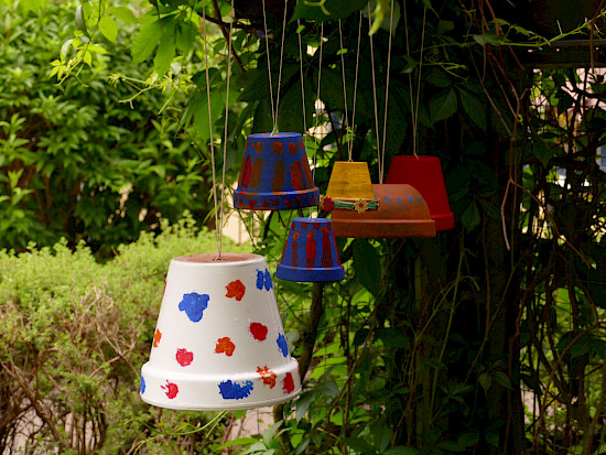 Unsere selbstgestalteten Musikinstrumente im Garten
