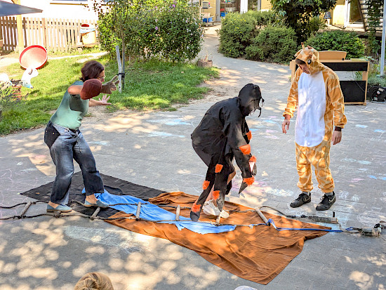 Zausel traut sich nicht über die Brücke.