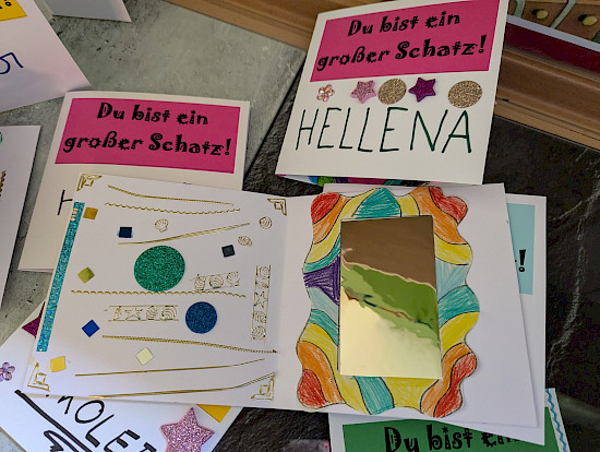 Die große Überraschung beim Aufschlagen der Karte